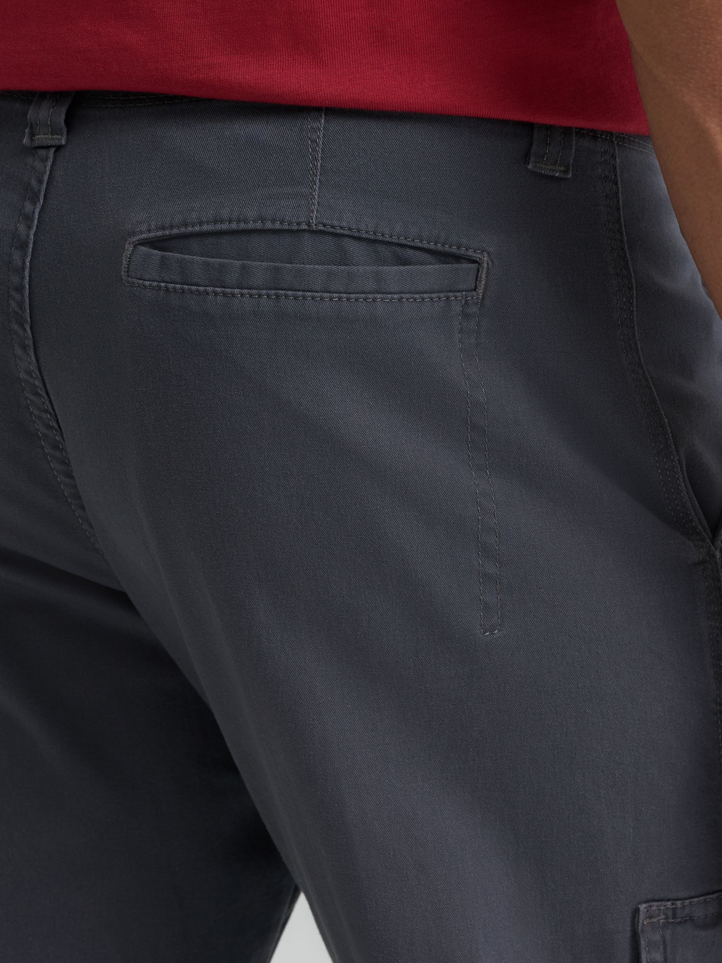 Мужские брюки Wrangler Five Star Premium Relaxed Fit Flex Cargo, цвет: Антрацитовый — фото 6