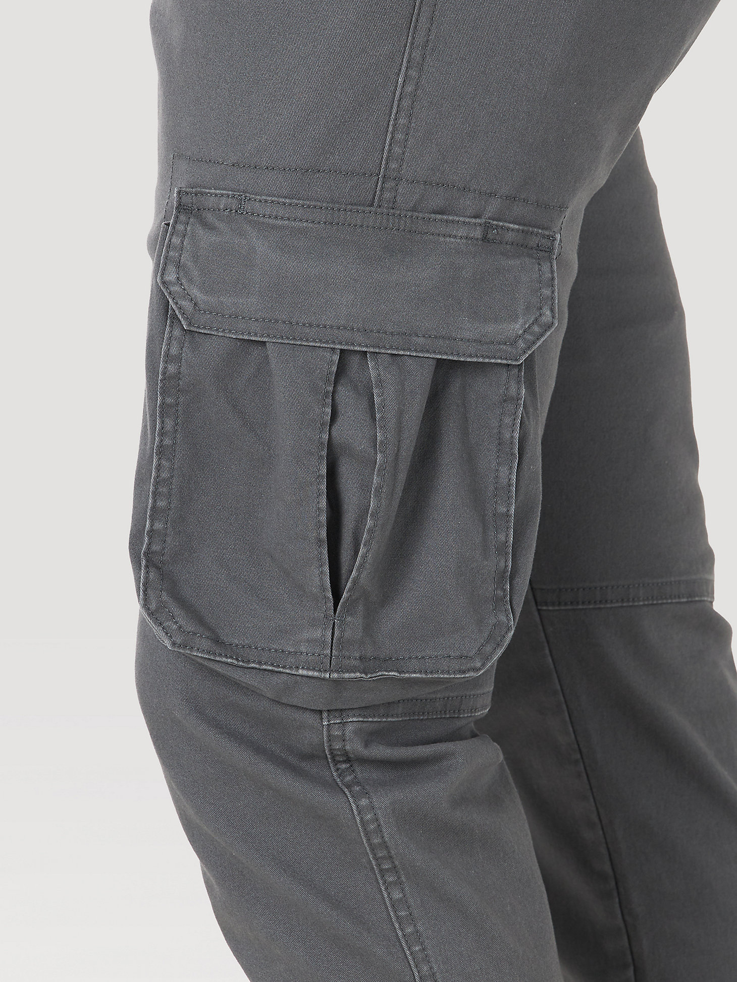 Men's Wrangler® Flex Tapered Cargo Pant in Asphalt alternative view 7