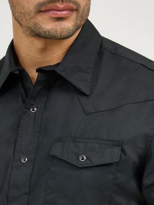 Men's Wrangler&reg; Short Sleeve Solid Western Snap Sport Shirt in Black alternative view 3