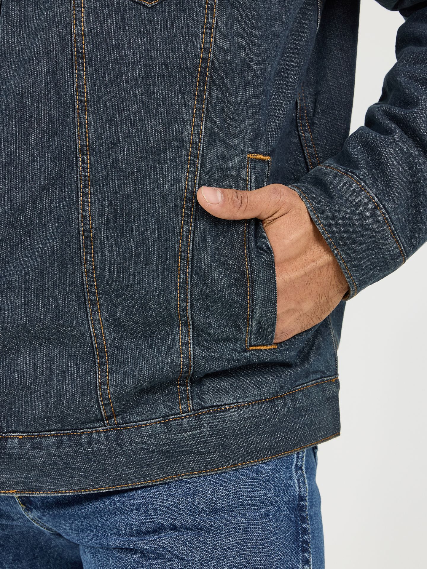 Мужская куртка Wrangler Western Sherpa Lined Denim Trucker, цвет: Rustic — фото 7