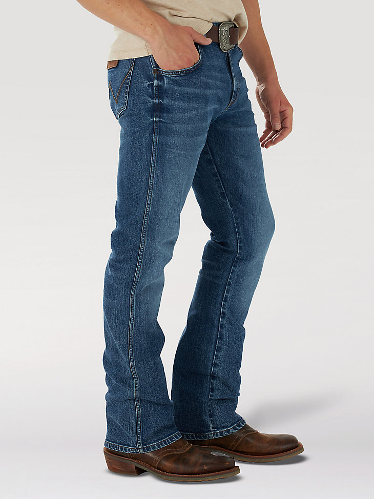 Wrangler NEW Blue Men's Boot Cut Leg Relaxed Comfort Fit Mid Rise Denim Jeans 