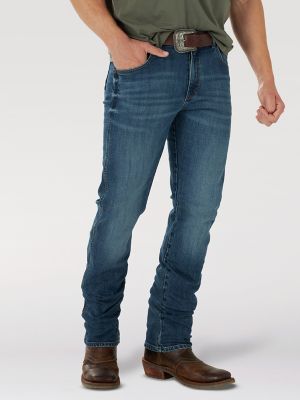 Men's Wrangler Retro® Slim Fit Straight Leg Jean in Fergus