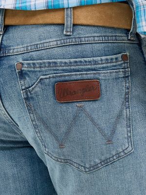 Men's Wrangler Retro® Slim Fit Straight Leg Jean in Jacksboro alternative view 4