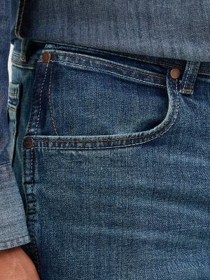 Men's Wrangler Retro&reg; Slim Fit Straight Leg Jean in Portland