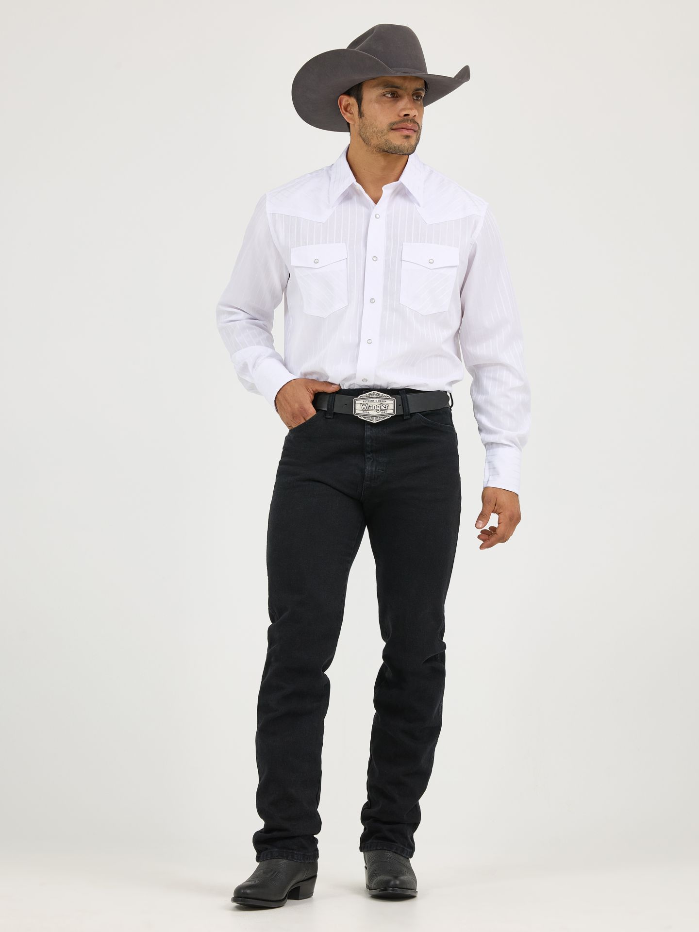 Мужские джинсы Wrangler Cowboy Cut® Silver Edition Slim Fit Jean, цвет: Чёрный — фото 1