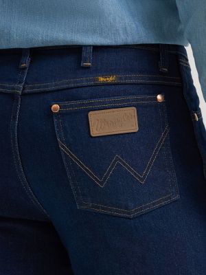 Wrangler&reg; Cowboy Cut&reg; Slim Fit Active Flex Jeans in Prewashed Indigo alternative view 4