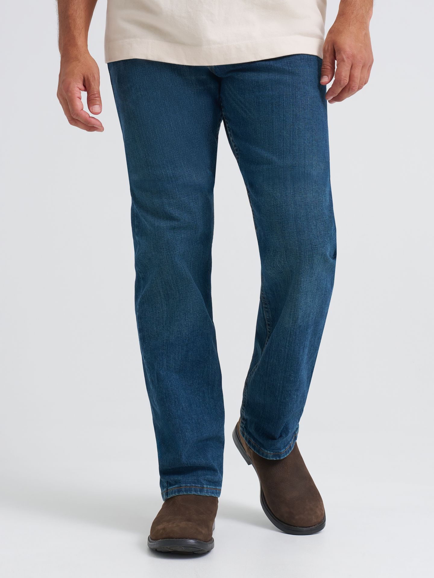 Мужские джинсы Wrangler Five Star Premium Denim Comfort Stretch Straight Fit Jean, цвет: Metro — фото 2