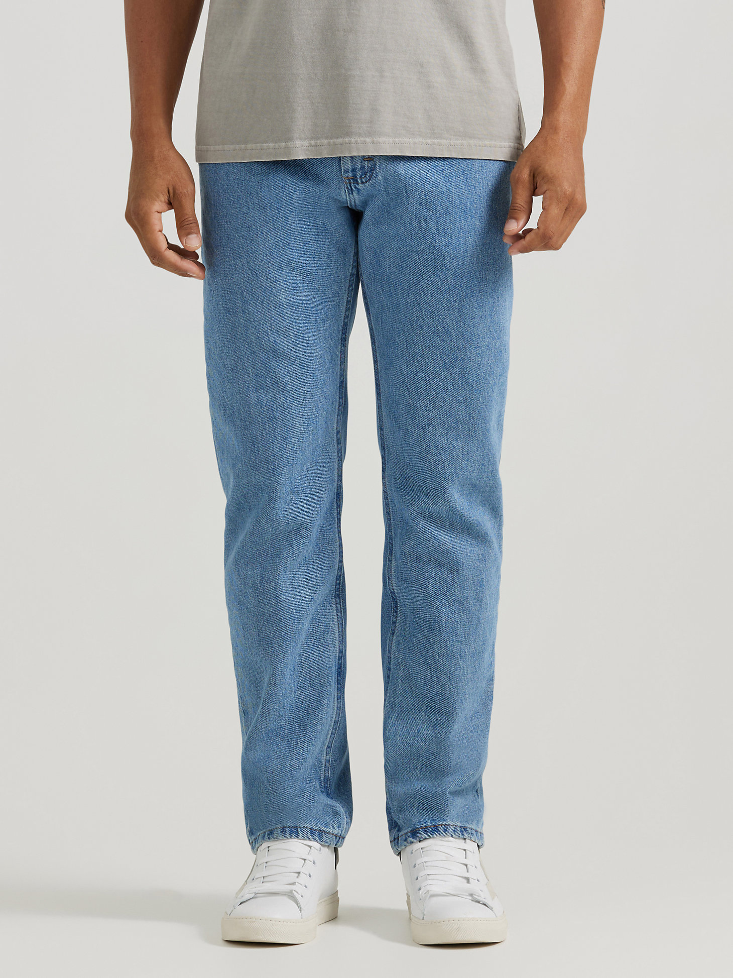 Arriba 35+ imagen men’s wrangler regular fit jeans