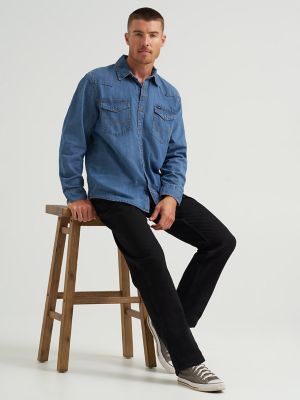 Wrangler&reg; Five Star Premium Denim Comfort Stretch Relaxed Fit Jean in Coal Black alternative view 4