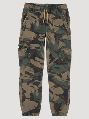 Boy's Wrangler® Free To Stretch Gamer Cargo Pant (Husky) in Forest Green  Camo