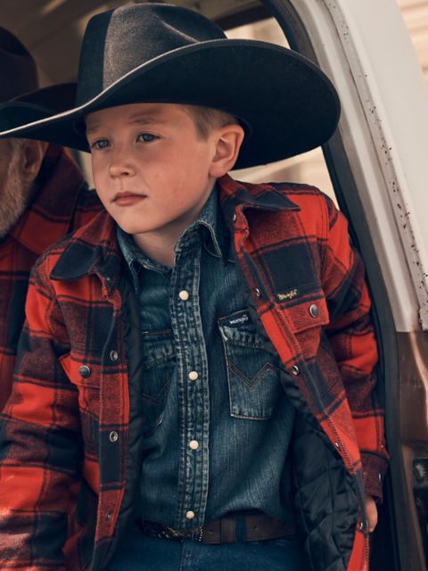Детские рубашки Wrangler Boy's Cowboy Cut® Long Sleeve Work Western Denim Snap Shirt