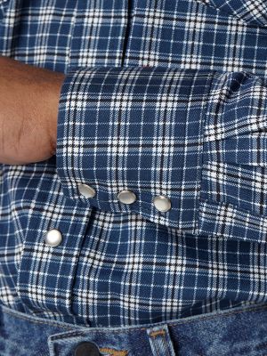 Men's Wrangler® FR Flame Resistant Long Sleeve Western Snap Plaid Shirt in Blue/Black alternative view 3