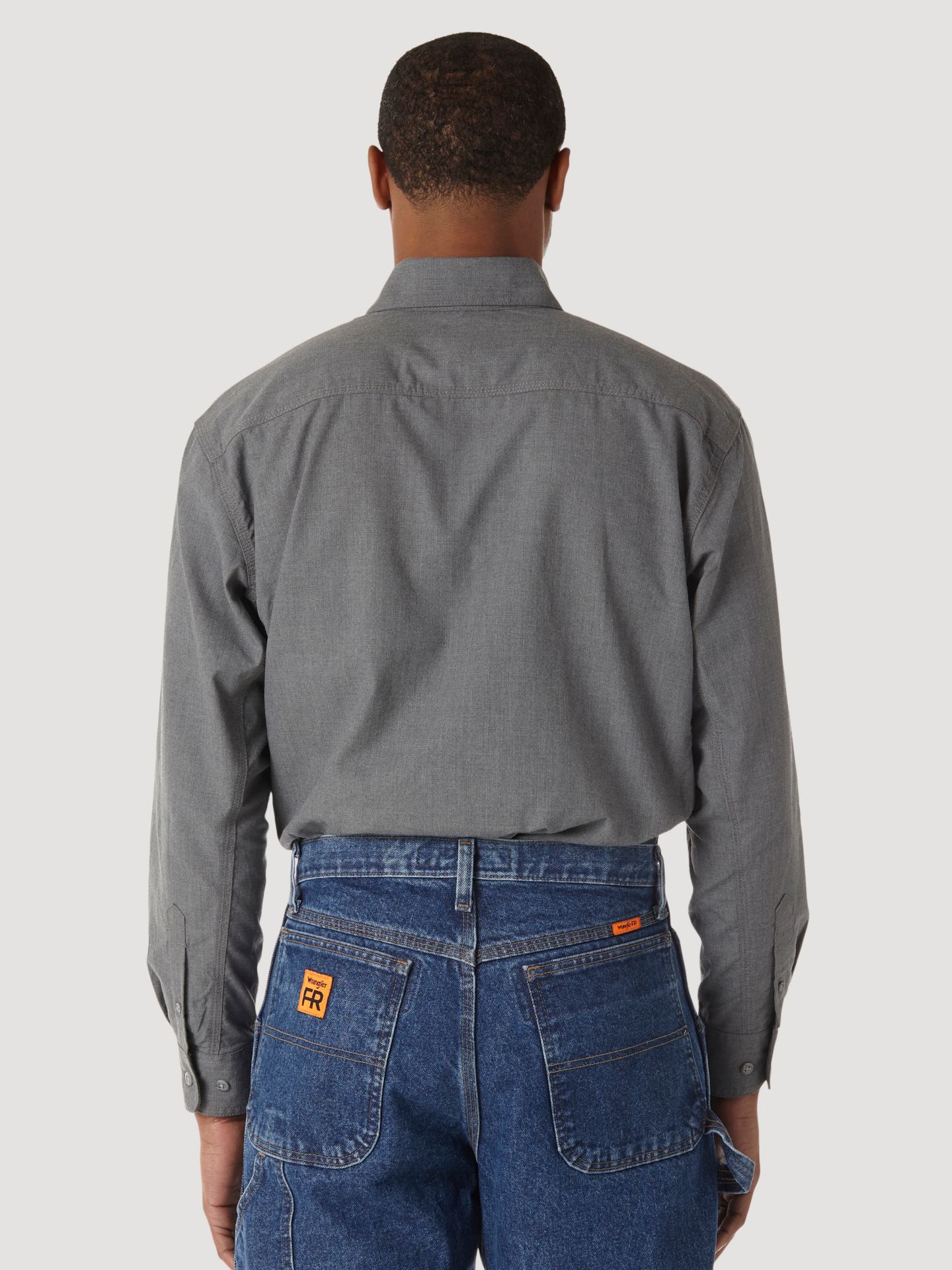 Мужская рубашка Wrangler FR Flame-Resistant Riggs Twill Solid Work Shirt, цвет: Серый — фото 2