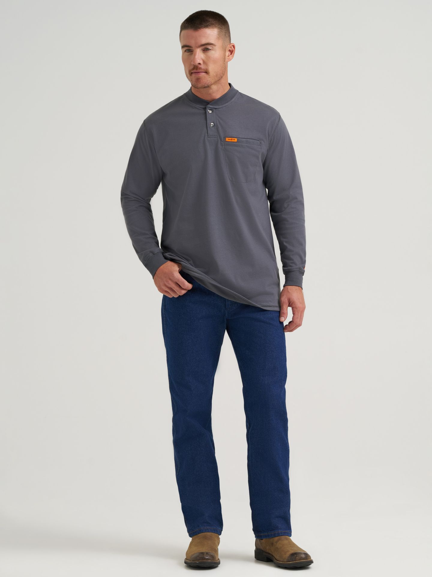 Мужские футболки Wrangler FR Flame-Resistant Long Sleeve Lightweight Henley, цвет: Castle Rock — фото 2