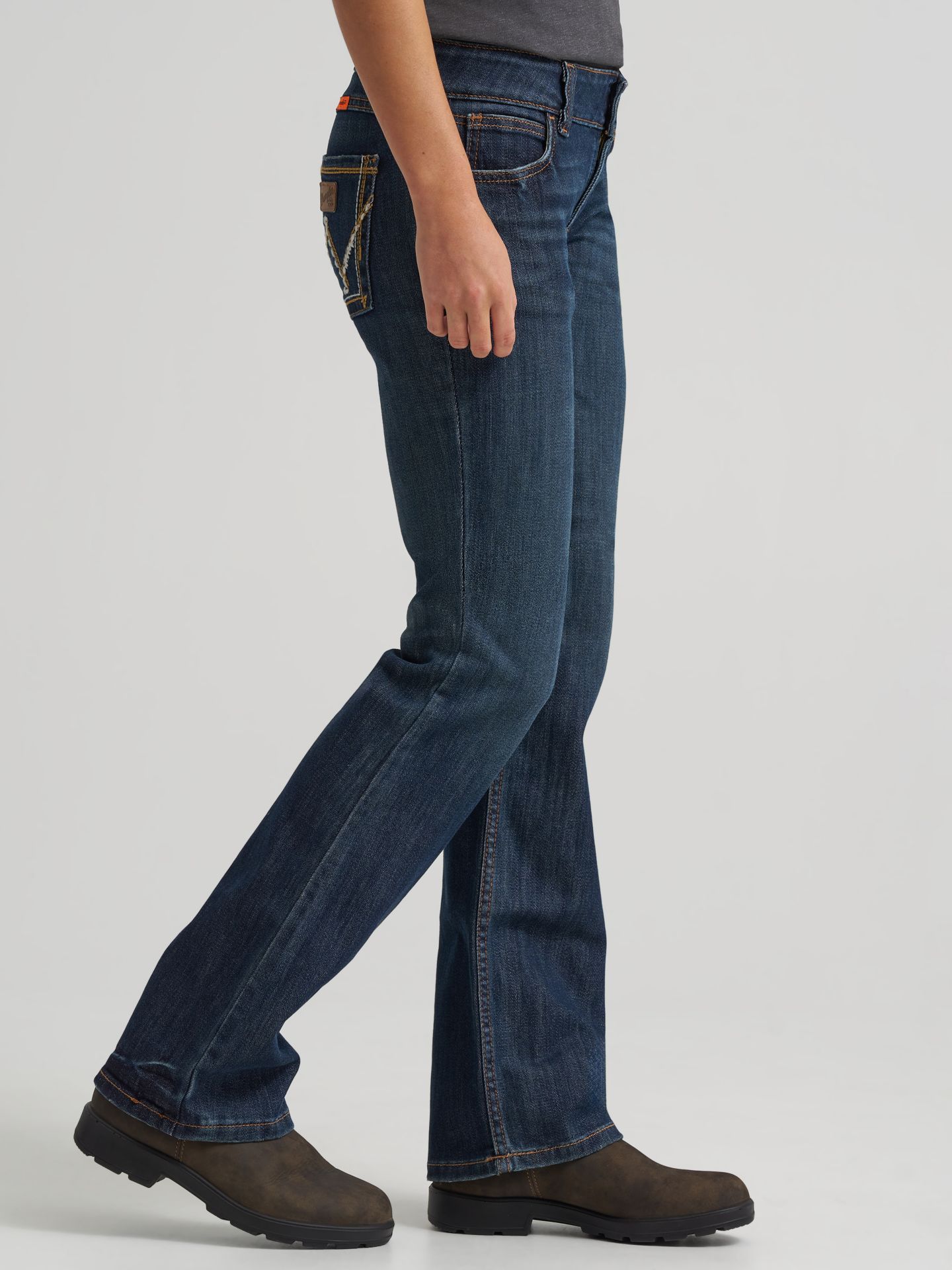 Женские джинсы Wrangler FR Flame-Resistant Retro® Mae Bootcut Work, цвет: Bakersville — фото 3