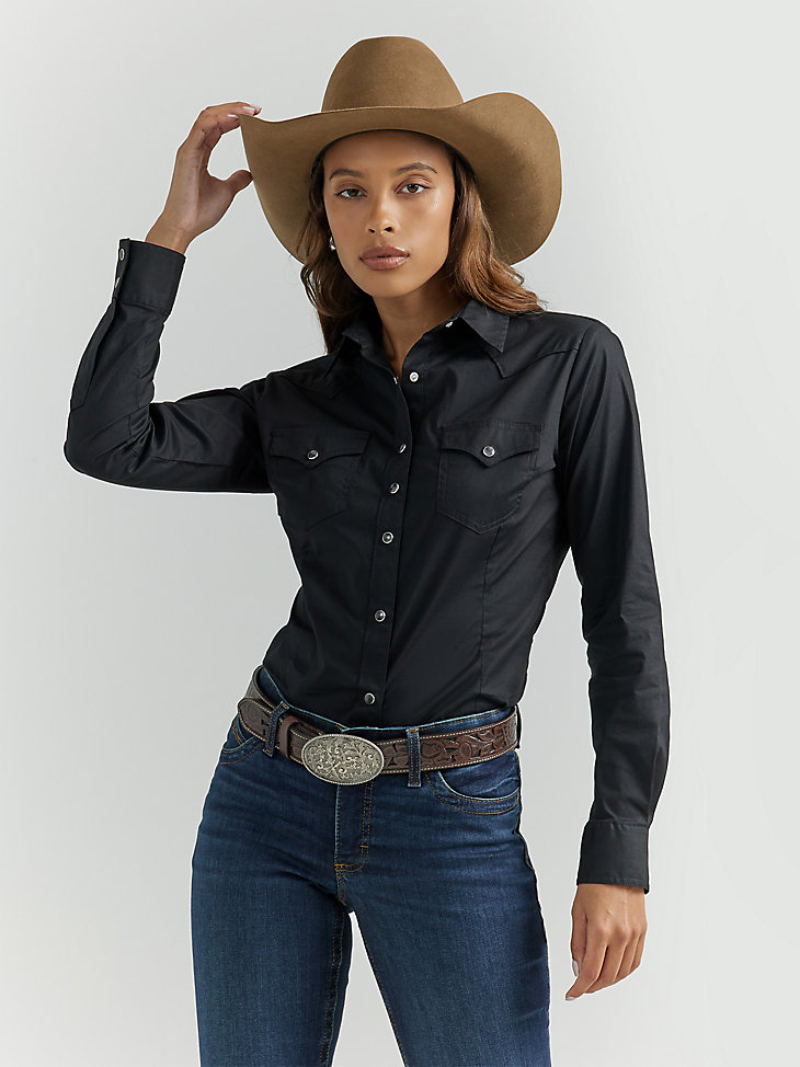 Wrangler® Long Sleeve One Point Front and Back Yokes Solid Top in Black alternative view