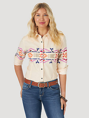 Women's Wrangler Retro® Long Sleeve Horizonal Southwestern Print Western Snap Shirt