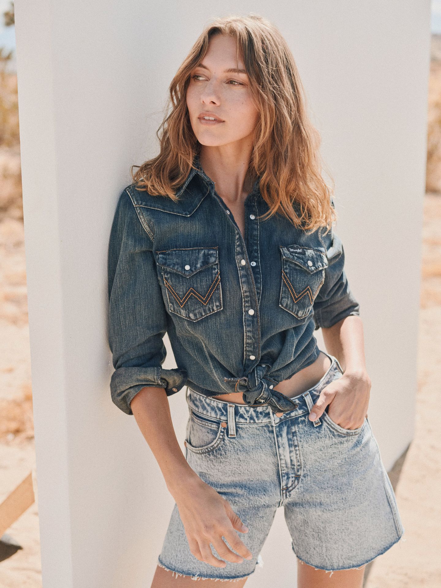 Женский топ Wrangler Long Sleeve Western Snap Denim, цвет: Джинсовый — фото 1
