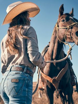 Women's Long Sleeve Western Snap W Stitching on Pocket Denim Shirt