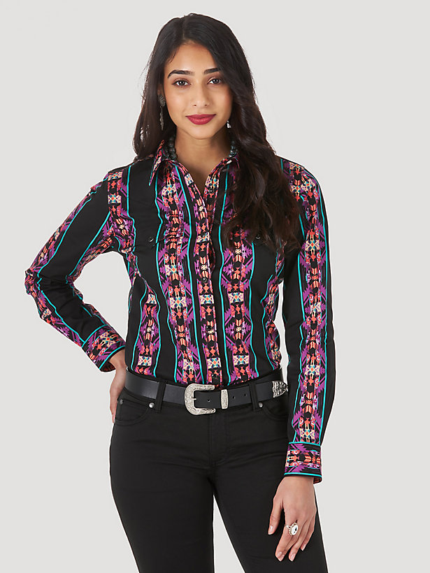 Women's Wrangler Retro® Long Sleeve Geo Print Western Snap Poplin Shirt