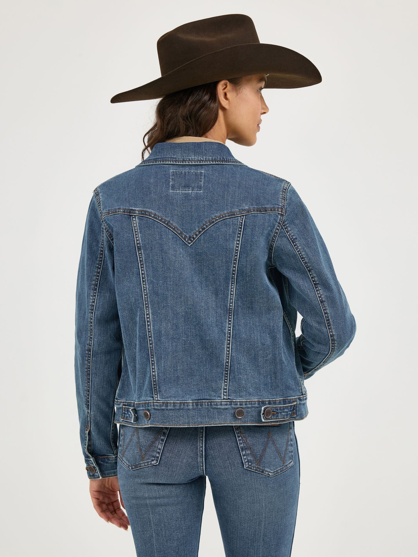 Женская куртка Wrangler Classic Western Denim, цвет: Тёмный джинсовый — фото 4
