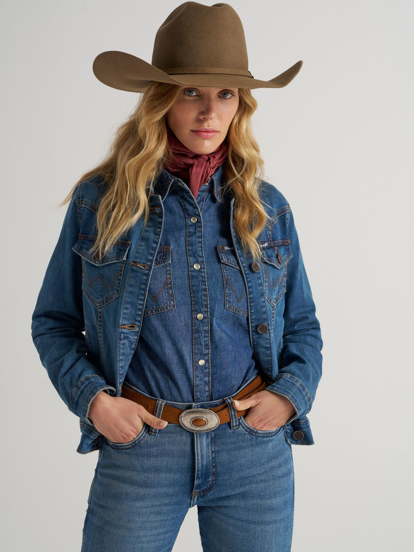 Женская куртка Wrangler Classic Western Denim, цвет: Тёмный джинсовый — фото 1