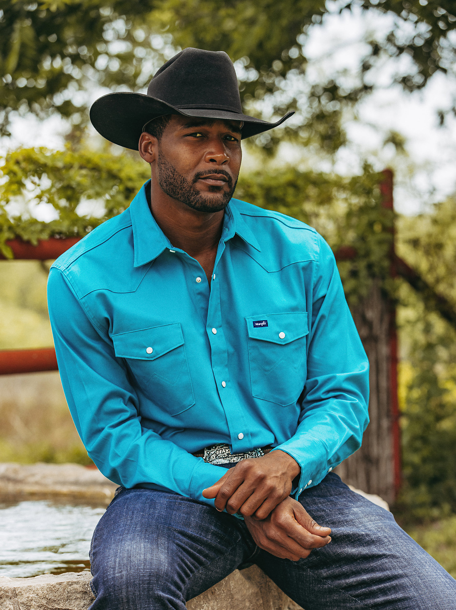 Premium Performance Advanced Comfort Cowboy Cut® Long Sleeve Spread Collar Solid Shirt in Turquoise main view