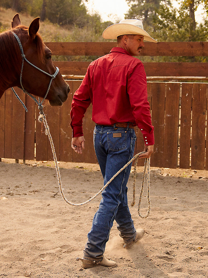 Premium Performance Advanced Comfort Cowboy Cut® Long Sleeve Spread Collar Solid Shirt in Red alternative view 5