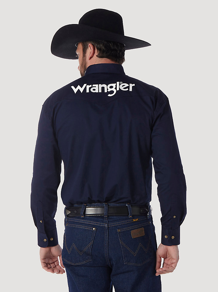 Men's Wrangler® Logo Long Sleeve Button Down Solid Shirt in Navy alternative view