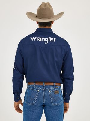 Men's Wrangler® Logo Long Sleeve Button Down Solid Shirt in Navy