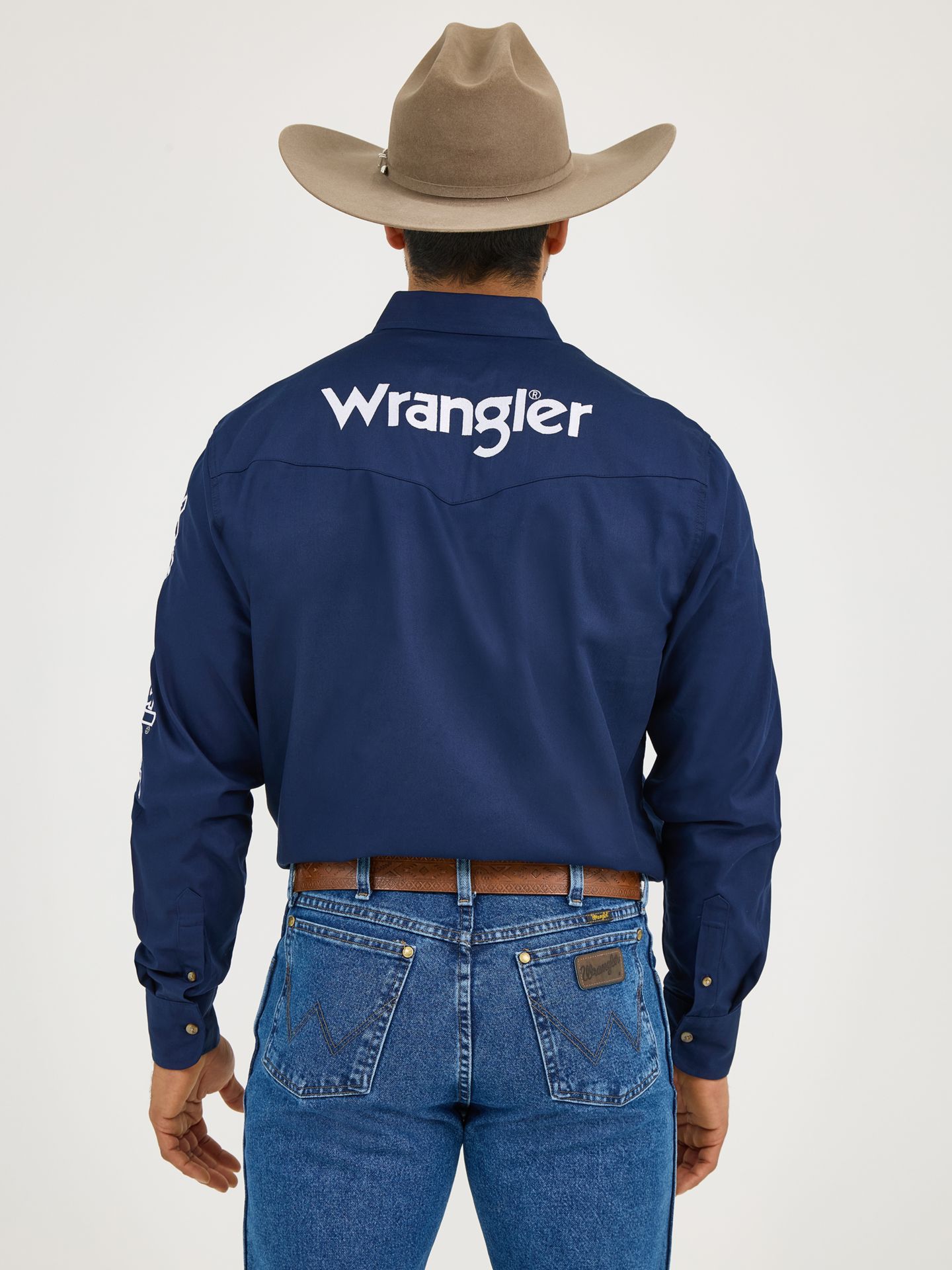 Мужская рубашка Wrangler Logo Long Sleeve Button Down Solid, цвет: Тёмно-синий — фото 4