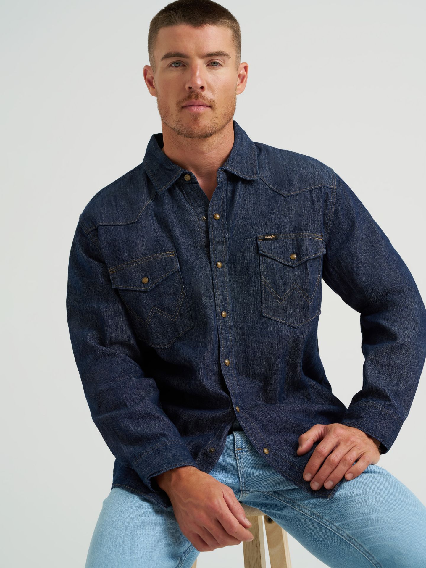 Мужская рубашка Wrangler Classic Snap Front Denim Shirt, цвет: Rinse — фото 3