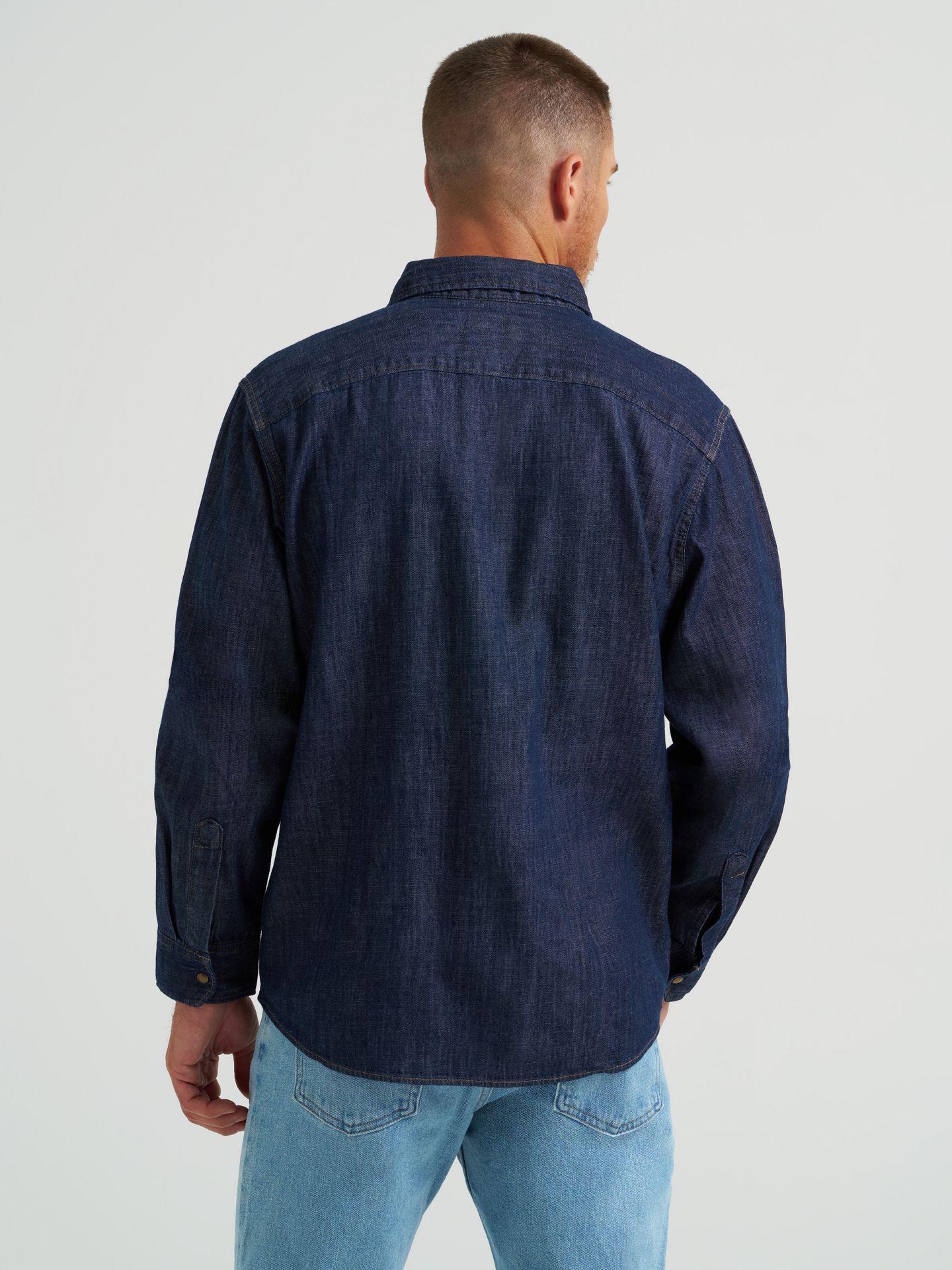 Мужская рубашка Wrangler Classic Snap Front Denim Shirt, цвет: Rinse — фото 7