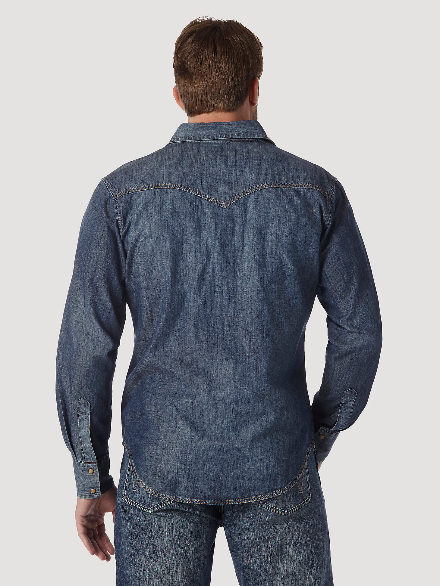 Men’s Wrangler Retro® Long Sleeve Blue Denim Western Shirt in Blue Denim alternative view 5