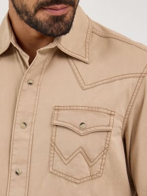 Men's Wrangler® Contrast Trim Western Two Snap Flap Pocket Shirt in Tan