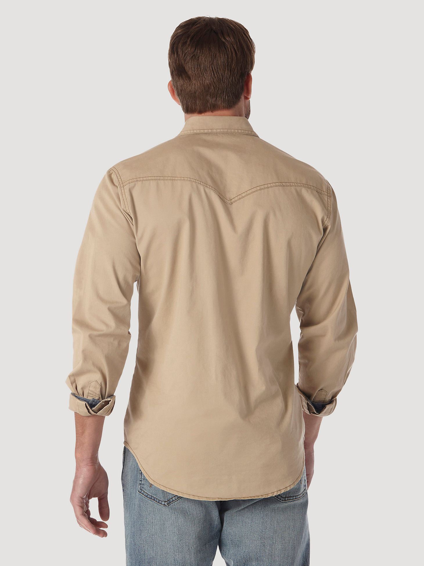 Men's Wrangler® Contrast Trim Western Two Snap Flap Pocket Shirt in Tan alternative view 4