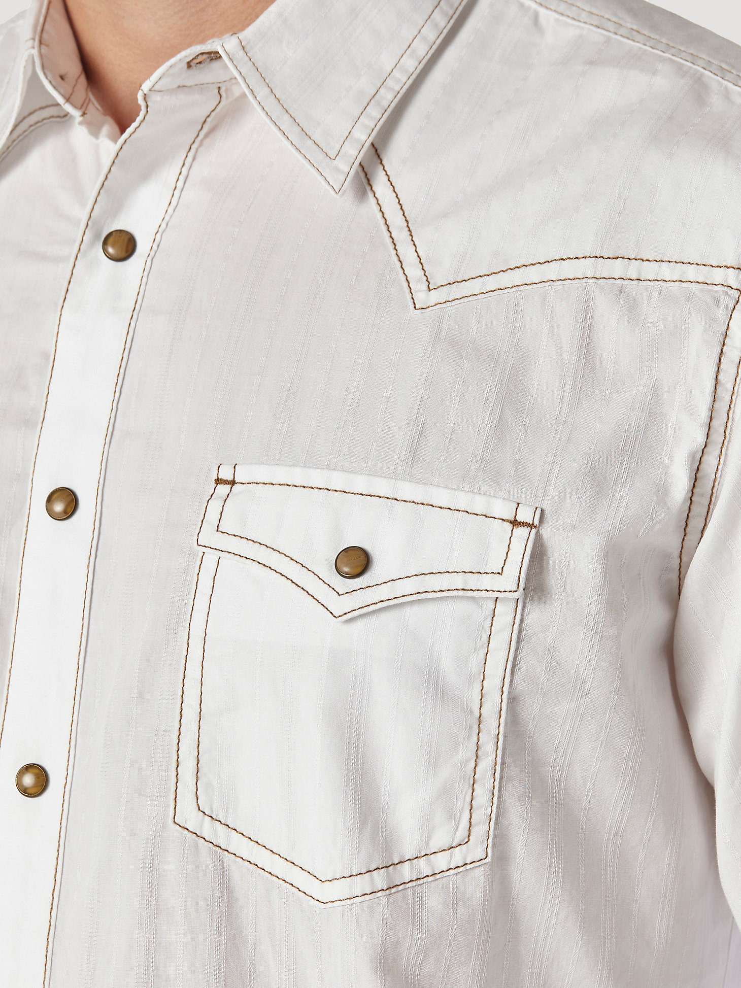 Men's Wrangler Retro® Long Sleeve Western Snap Solid Dobby Shirt in White alternative view 2