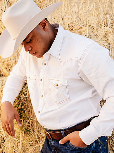 Men's Wrangler Retro® Long Sleeve Western Snap Solid Dobby Shirt in White alternative view 6