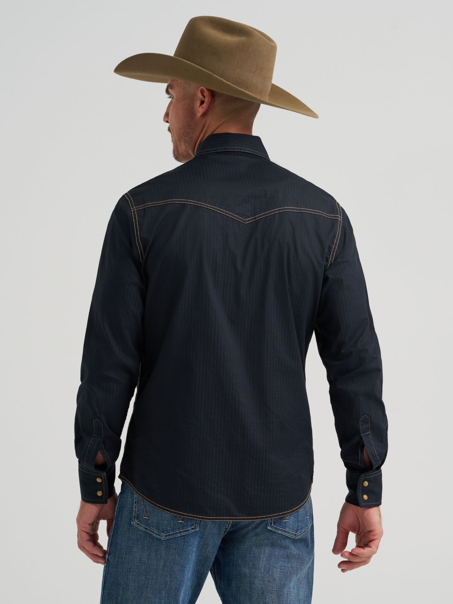 Мужская рубашка Wrangler Retro® Long Sleeve Western Snap Solid Dobby, цвет: Чёрный — фото 3