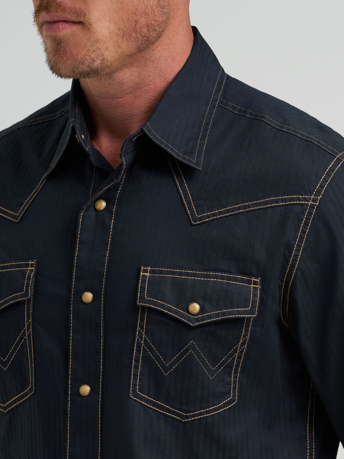 Мужская рубашка Wrangler Retro® Long Sleeve Western Snap Solid Dobby, цвет: Чёрный — фото 4