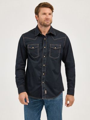 Men's Wrangler Retro® Long Sleeve Western Snap Solid Dobby Shirt in Black