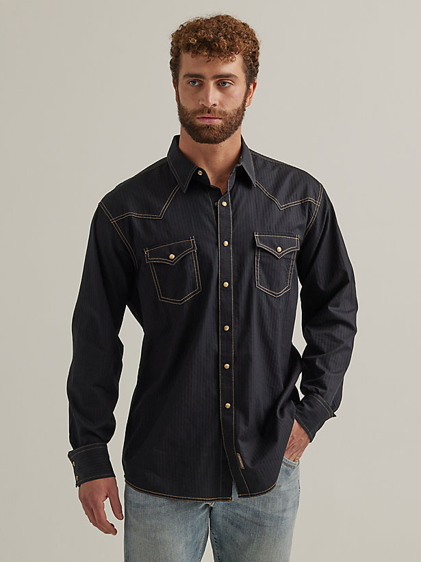 Men's Wrangler Retro® Long Sleeve Western Snap Solid Dobby Shirt in Black