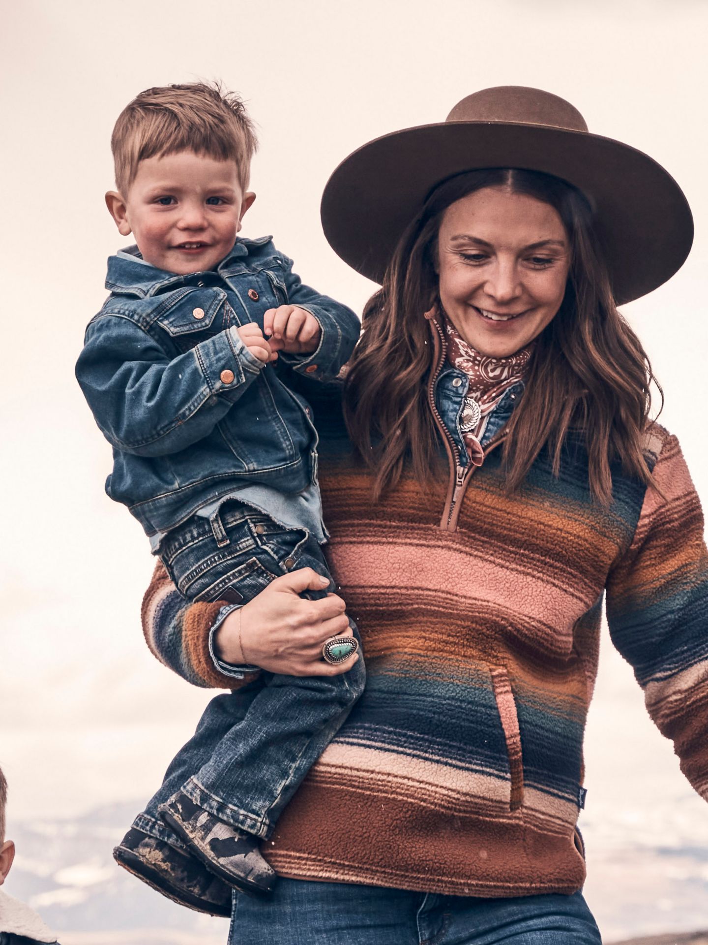 Куртка Wrangler Long Sleeve Classic Denim для мальчиков-малышей, цвет: Тёмный синий — фото 1