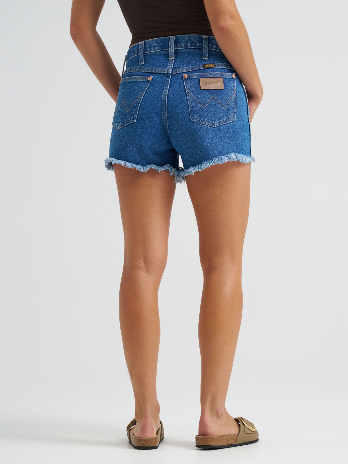Женские шорты Wrangler Reworked Short, цвет: Серо-бежевый, вариант 1 — фото 2
