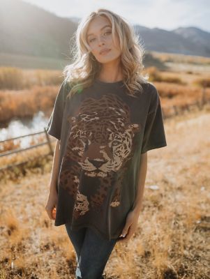 wrangler tiger oversized graphic tee