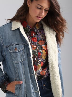 Sherpa lined denim coat in Light Wash