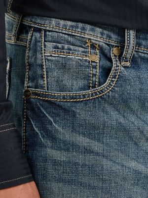 Men's Wrangler Retro® Slim Fit Bootcut Jean in Layton alternative view 7
