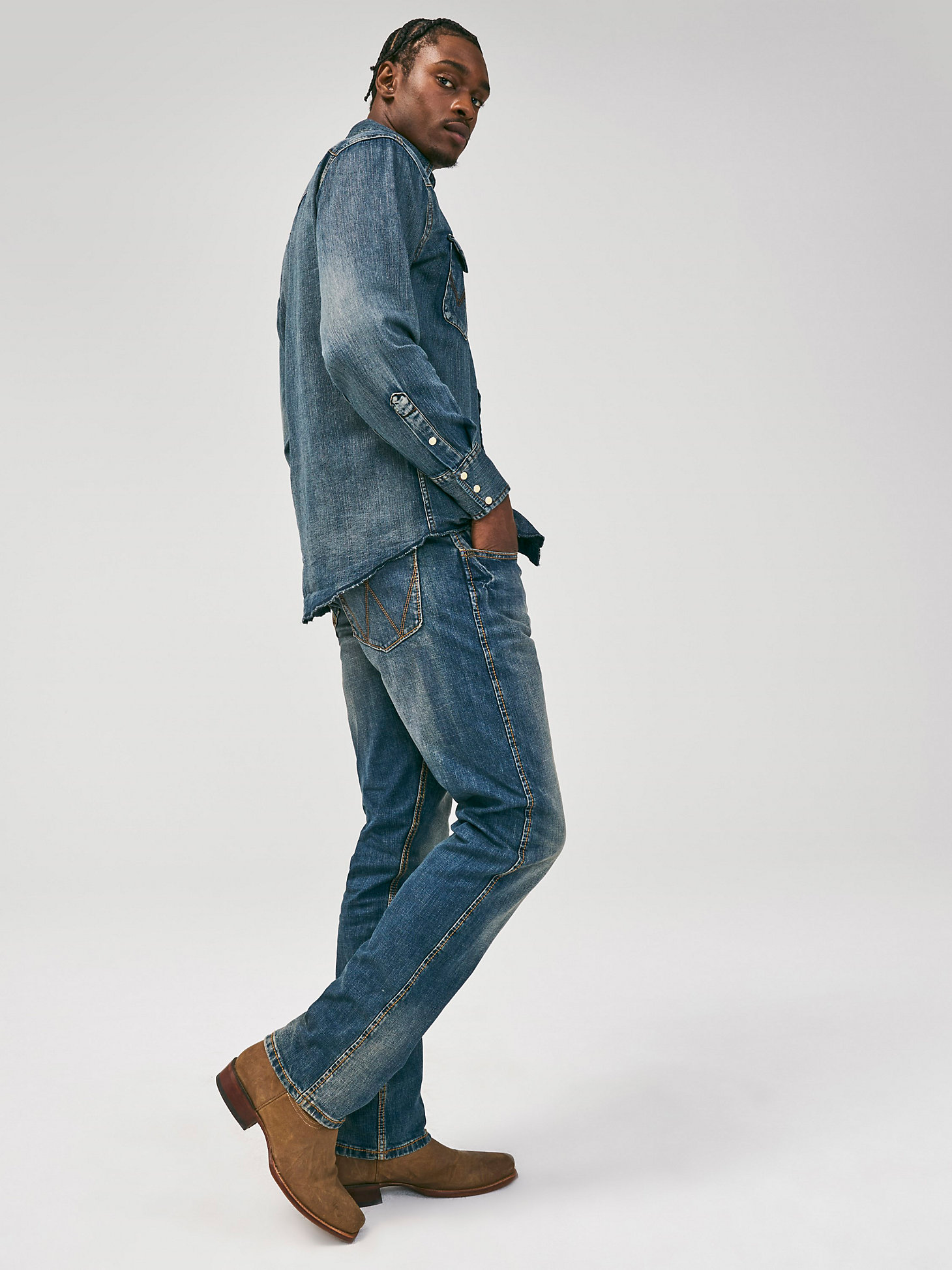 Men's Wrangler Retro® Slim Fit Straight Leg Jean in Bozeman alternative view 1