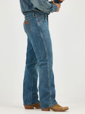 Men's Wrangler Retro® Relaxed Fit Bootcut Jean in Rocky Top alternative view 3
