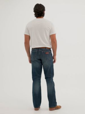 Men's Wrangler Retro&reg; Relaxed Fit Bootcut Jean in TB Wash alternative view